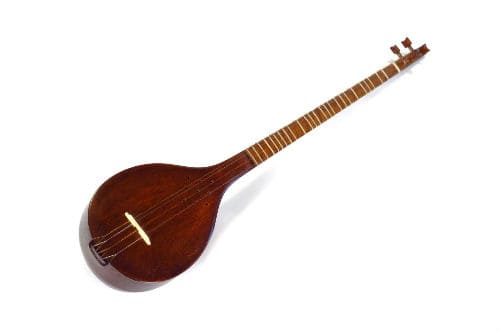 Музыкальный инструмент дутар