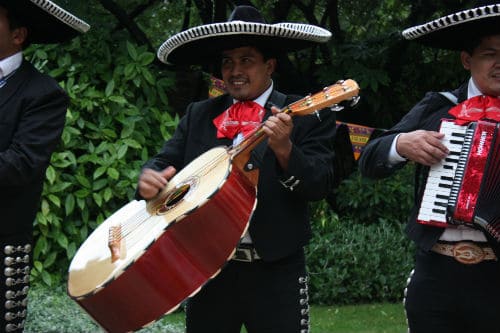 gitarron mariachi